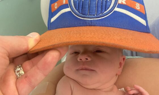 🧡💙👶🏻 Oilers newest lil fan enjoyed her first taste of sweet victory!!!