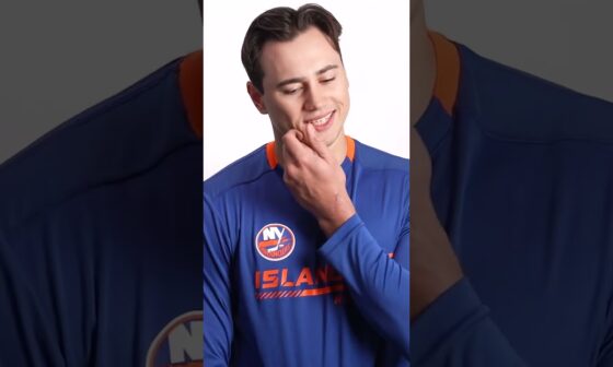 FIND OUT THE #ISLANDERS FAVORITE SEAT ON A PLANE!