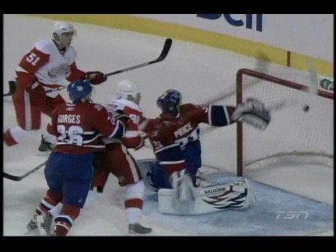 No way!! That's the save of the year and it's not even the year yet!