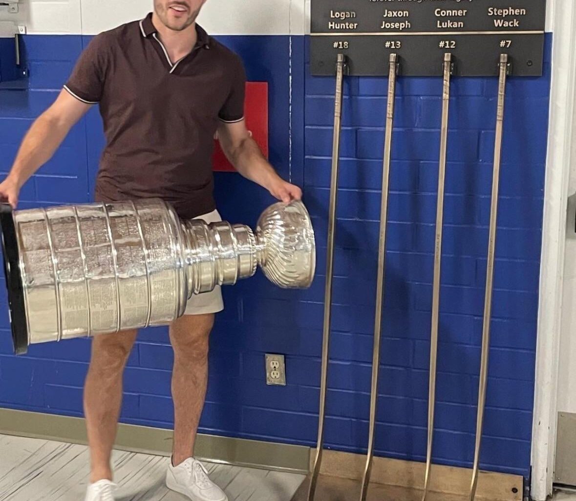 Josh Mahura paying tribute to the Humboldt Broncos with his time with the cup. 💚💛💚💛