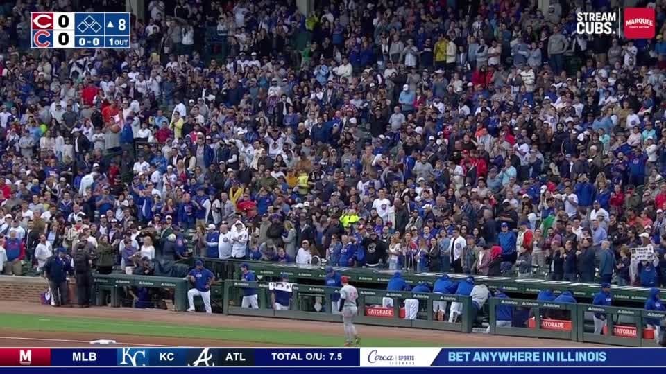 [Video] Kyle Hendricks exits after 7.1 shutout innings vs. CIN and receives an extended standing ovation and curtain call from Cubs fans at Wrigley Field