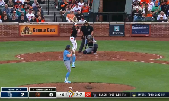 [Highlight] Jose Siri robs Gunnar of a go-ahead 3-run homer to end the inning!