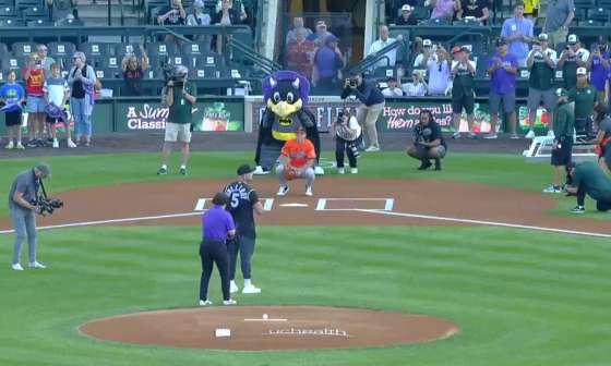 [Highlight] Rockies legend Matt Holliday throws out the first pitch in Colorado, with son Jackson Holliday catching. Also, Dinger is dressed up as Batman