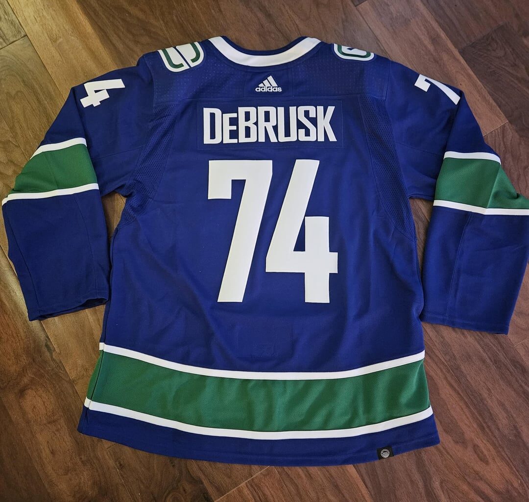 Grabbed a new jersey from the team store today. I have a few questions