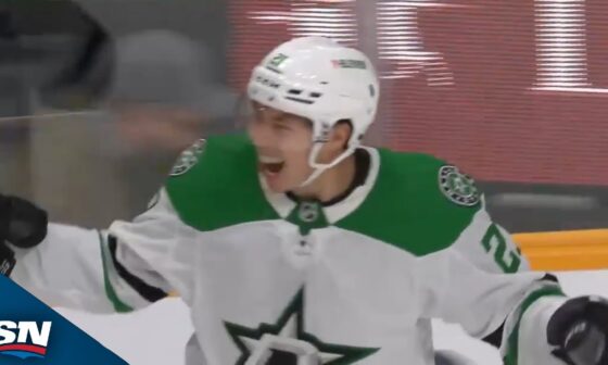 Stars' Hintz And Robertson Combine For Two Goals In 19 Seconds