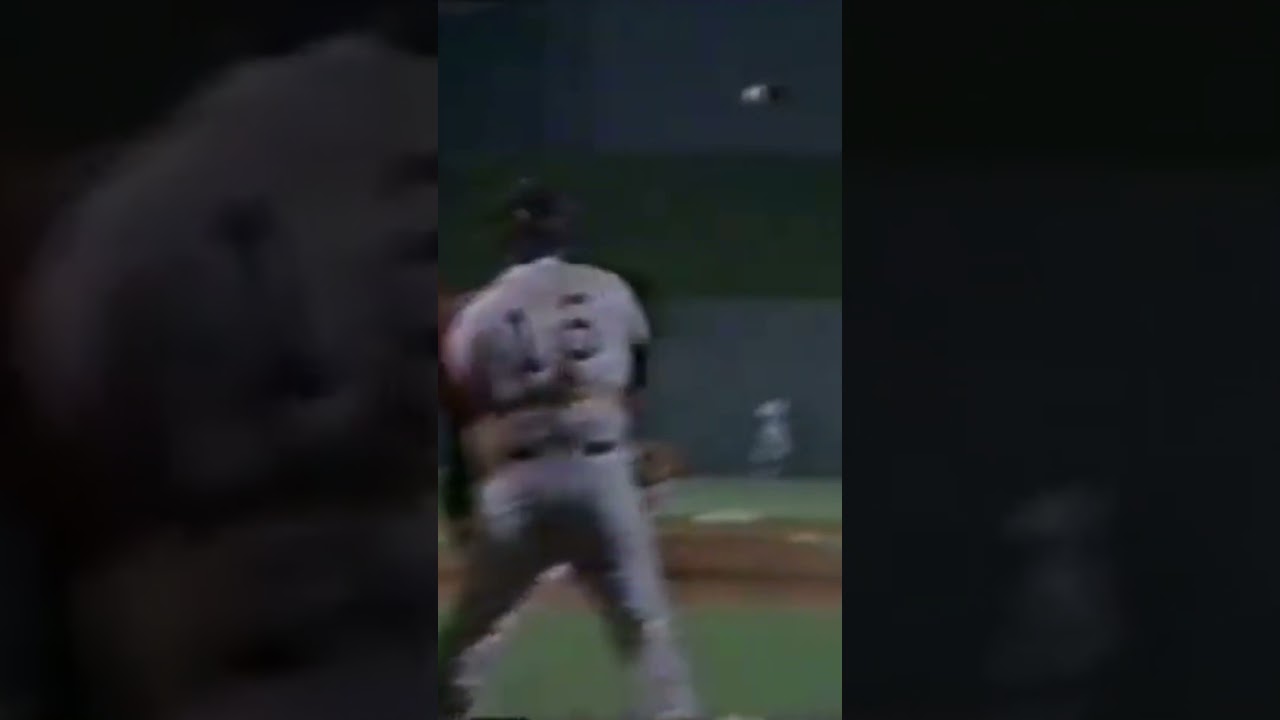 Thurman Munson Throws Out George Brett