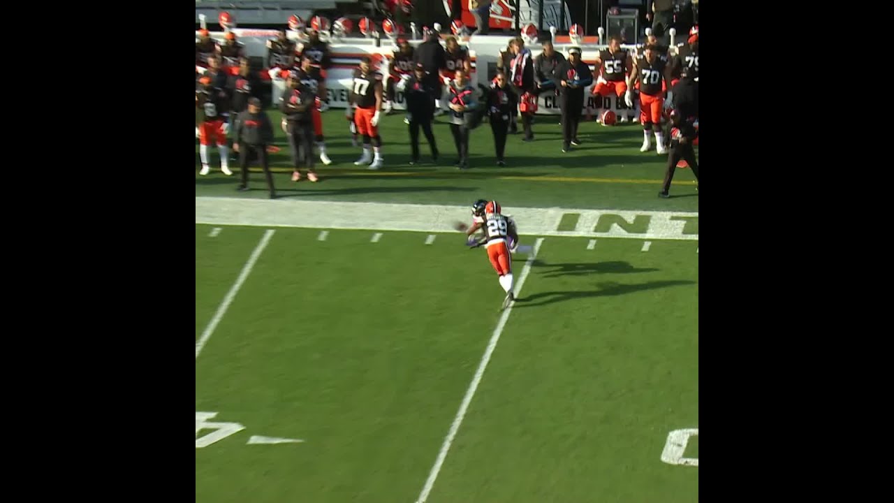 Zay Flowers catches for a 29-yard Gain vs. Cleveland Browns