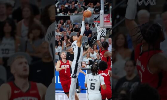 Wemby makes it look easy 🤯😮‍💨 #nba #spurs