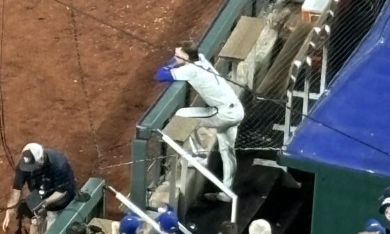 [JomboyMedia] Bobby Witt Jr. was alone watching the Yankees celebrate so Giancarlo Stanton went over to show him respect  (via 
@SamMcDowell11, @marioagomez_1)