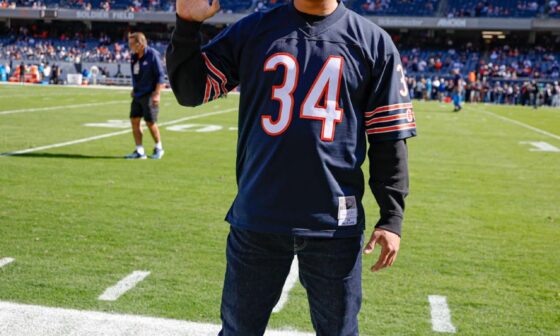 Our King is catching a Bears game today.