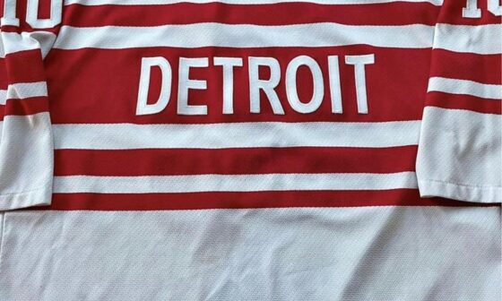 [FS] Will delete when sold… Found this old 91-92 Red Wings throwback jersey in a bunch of boxes. Anyone want it? $75 USD shipping is on me. Size XL.