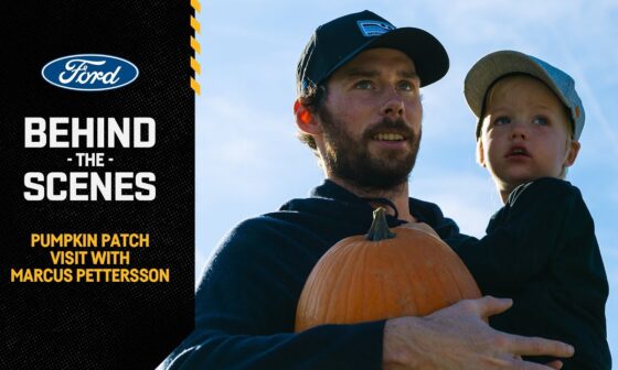 Marcus and Frans Pettersson Visit the Pumpkin Patch | Pittsburgh Penguins