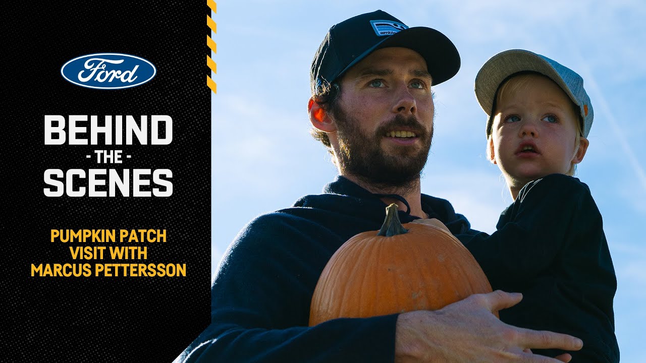 Marcus and Frans Pettersson Visit the Pumpkin Patch | Pittsburgh Penguins