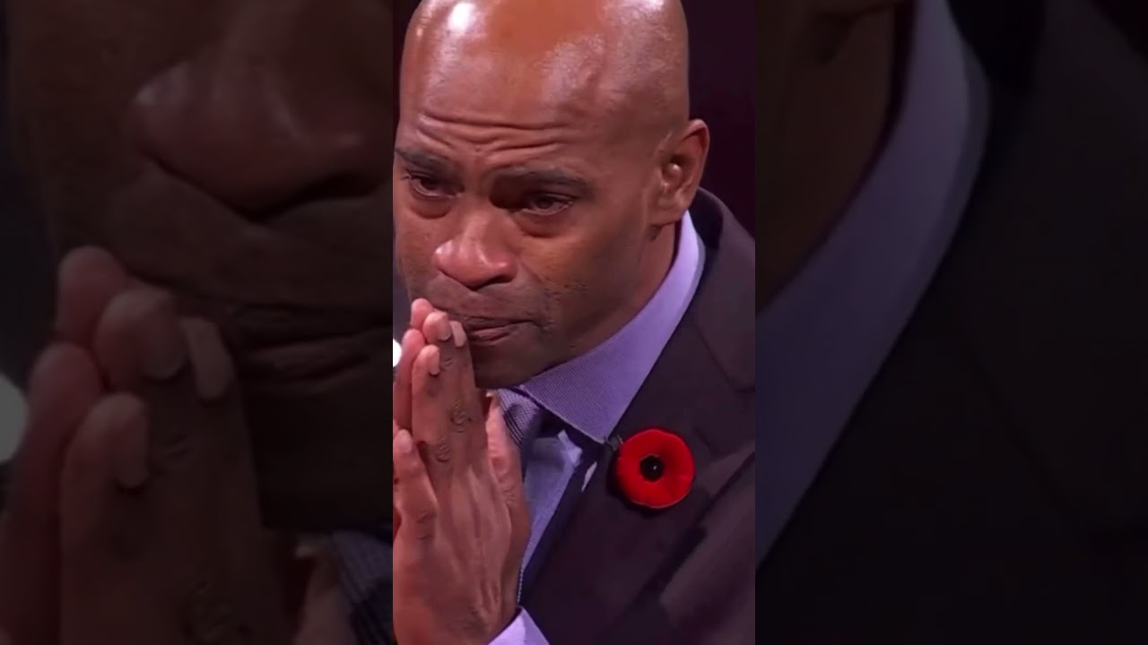 Vince Carter Retired His Jersey With Toronto Raptors True Legend #vincecarter #nba #torontoraptors