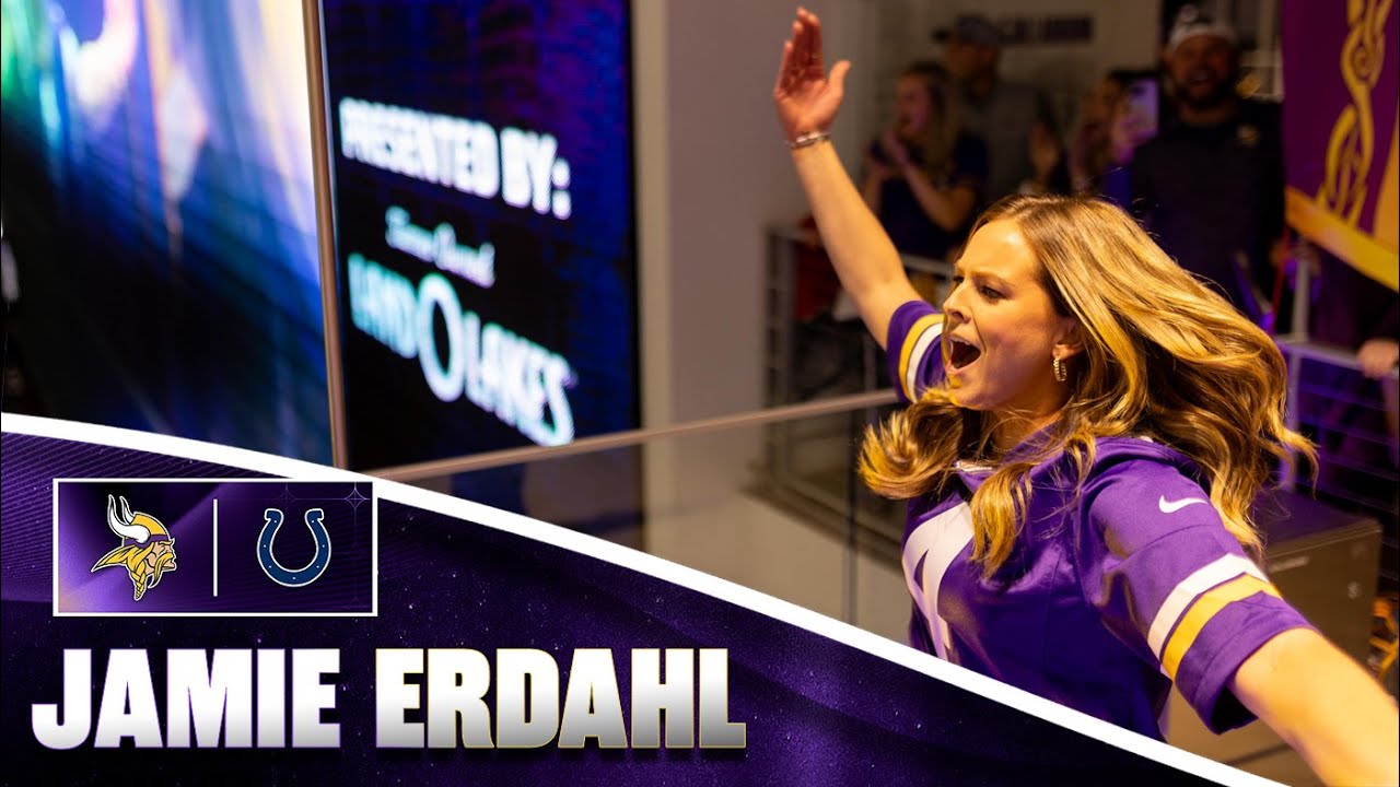 Jamie Erdahl Leads Skol Chant & Sounds Gjallarhorn Prior to Vikings vs. Colts Game