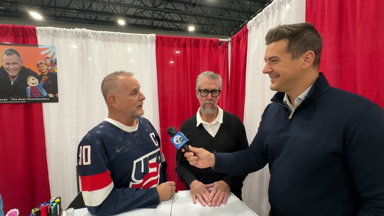 INTERVIEW: Dave Coulier & Alan Ruck talk Red Wings sweaters in show business at Motor City Comic Con