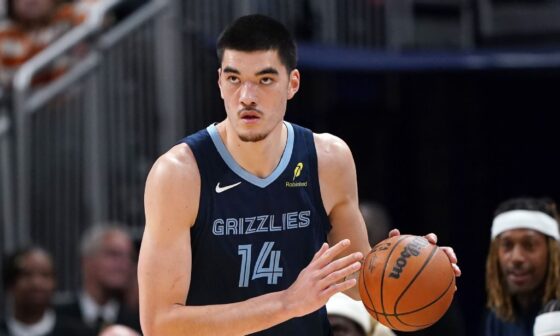 Grizzlies' Zach Edey leaves win vs. Nuggets with ankle injury