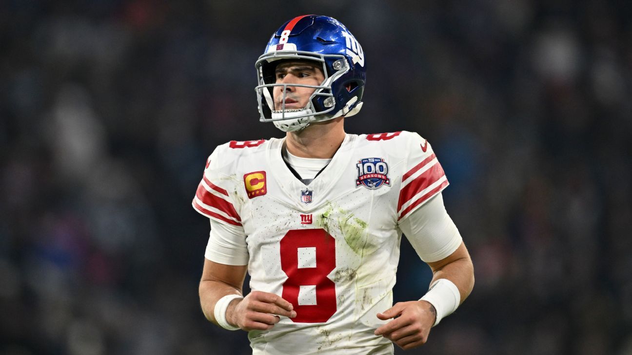 Sources - Giants bench QB Daniel Jones, turn to Tommy DeVito