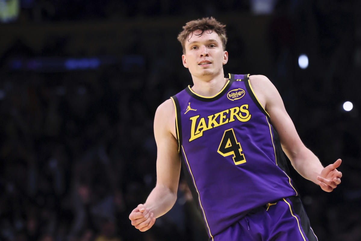 Lakers' Dalton Knecht drops 37 points, ties NBA rookie record with nine 3-pointers