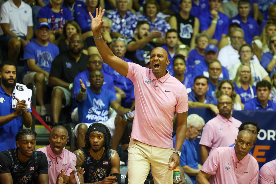 LAHAINA, HAWAII - NOVEMBER 25: Head coach Penny Hardaway of the Memphis Tigers directs his team during the first half of the Maui Invitational against the Connecticut Huskies  at the Lahaina Civic Center on November 25, 2024 in Lahaina, Hawaii. (Photo by Darryl Oumi/Getty Images)