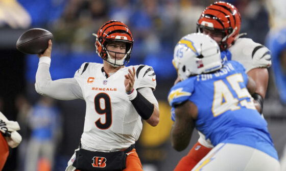 Bengals vs. Chargers score, live updates: Joe Burrow, Justin Herbert locked in a thrilling duel in Los Angeles