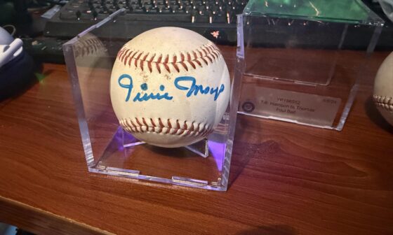 Does this look like a real Willie Mays autograph, should of been signed around 93-94