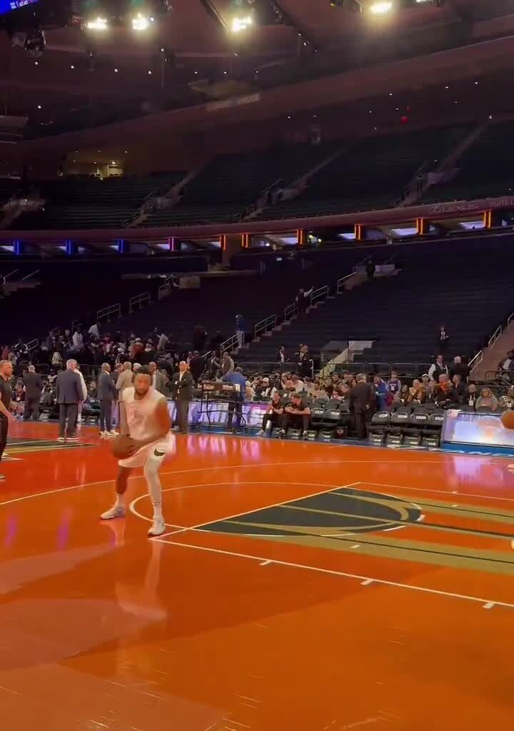 Ben Simmons goes 0-8 during warm-up