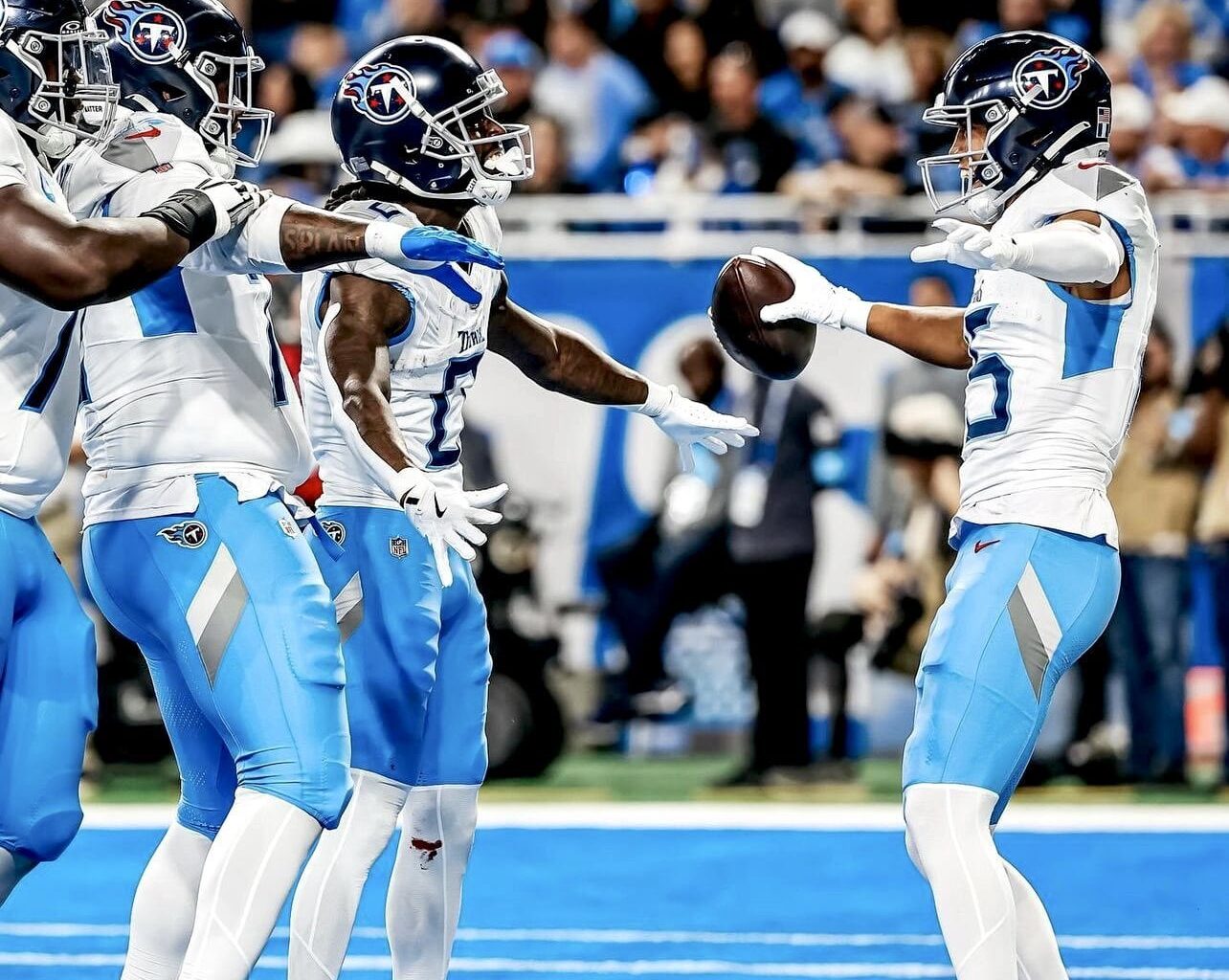 [Wyatt] 🚨BRITCHES REPORT 🚨: The Titans will be decked out in white jerseys with light blue britches and all white socks in Sunday’s game at the Houston Texans. 👖