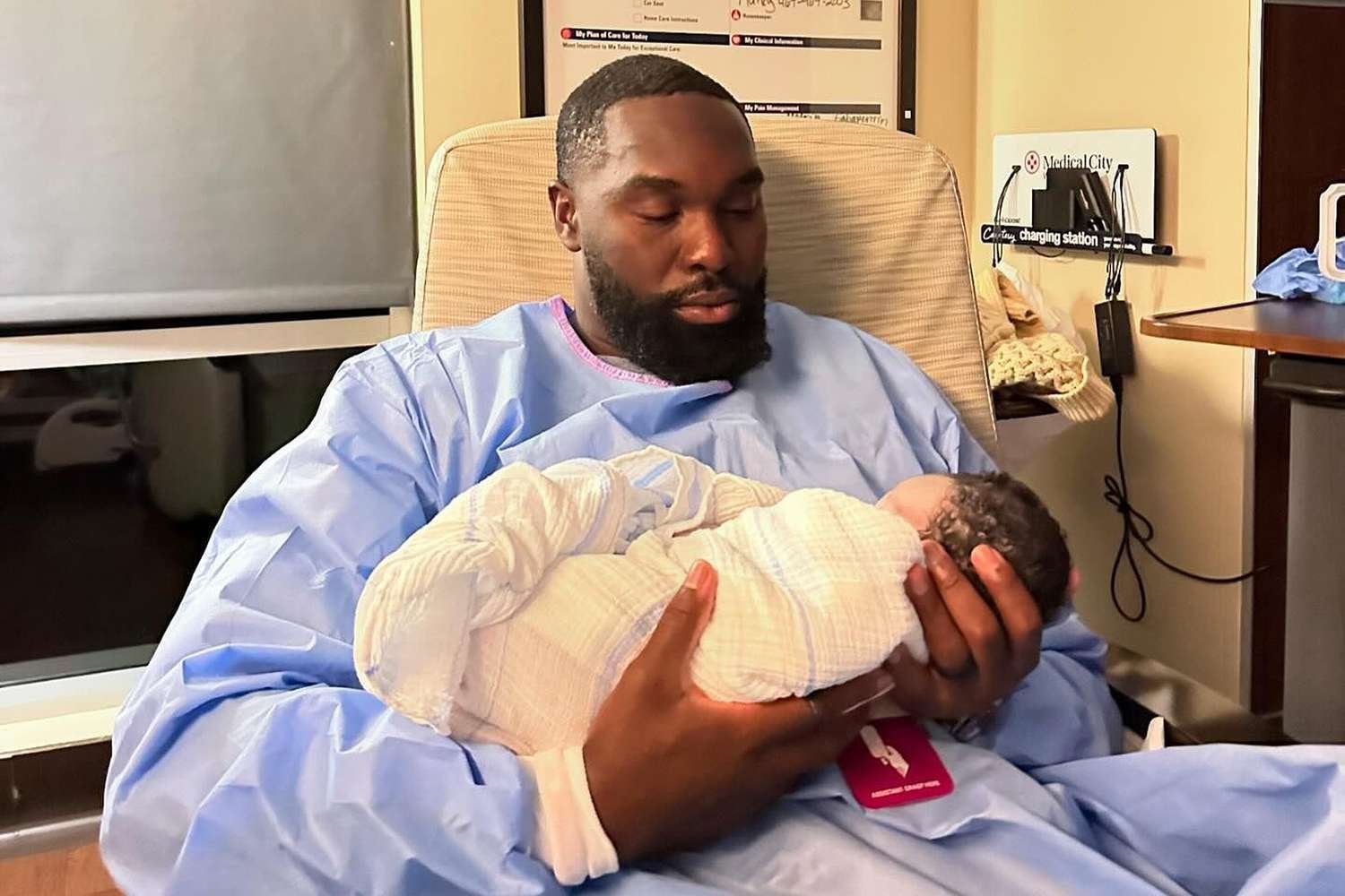 [People.com] NFL's Hakeem Adeniji Announces Stillbirth of Son 6 Days Before Due Date