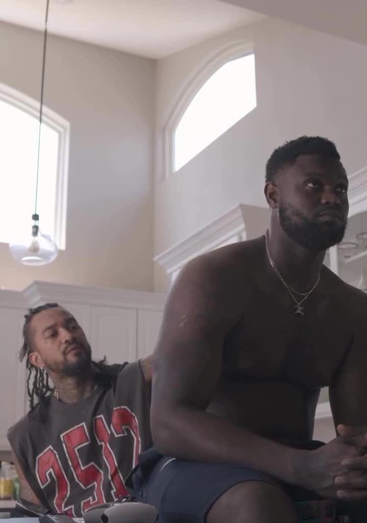 Zion Williamson shows off new back tattoo and build