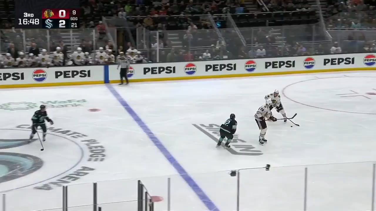 Ryan Donato with the tremendous effort to knock in his own rebound for his 8th of the year