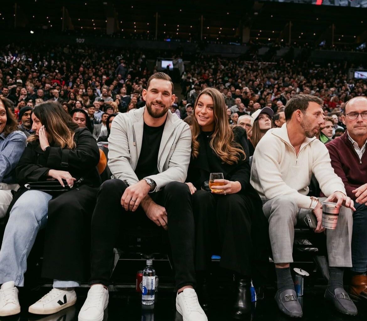 [Raptors] Stolie The Goalie in the 🏠💙🏒