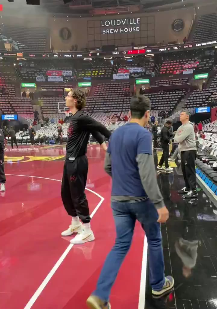 [Julia Poe] Peter Patton and Josh Giddey putting in some work before tonight’s game