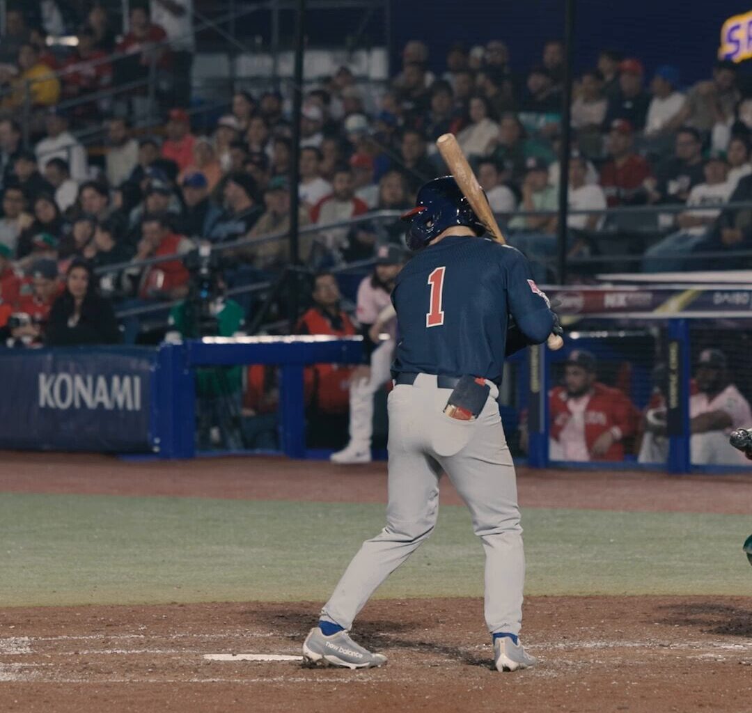 [Team USA] The bases were full for Matt Shaw. Of course, he brought ‘em all home. (Bases clearing standing triple)