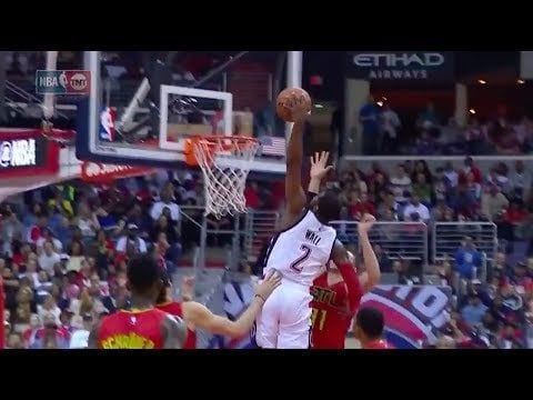 John Wall’s best left handed dunks from the 16-17 season….. This was all that I saw last night when BCoul put DaSilva on his poster