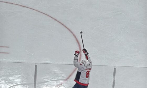 All I wanted was a zoomed in picture of Ovi, and I may have taken the pic of the night by complete accident