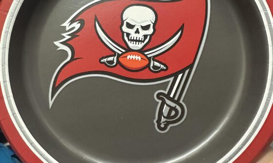 Since I bought these cool plates at Sam’s Club, the Bucs are 0-4, lost Evans and Godwin and Wirfs, defense became paper thin, and playoff hopes have taken a massive hit. I take full responsibility for this horrible stretch of play.