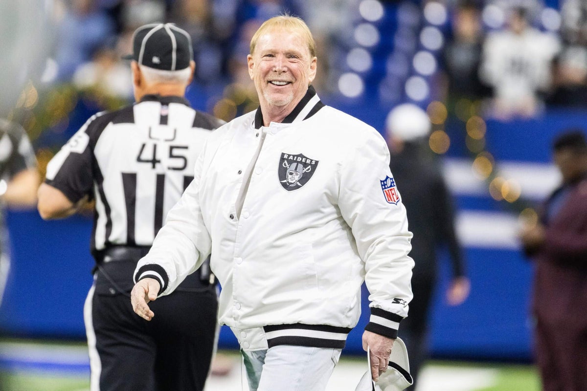 Raiders owner Mark Davis agrees in principle to sell 15 percent of team: Source