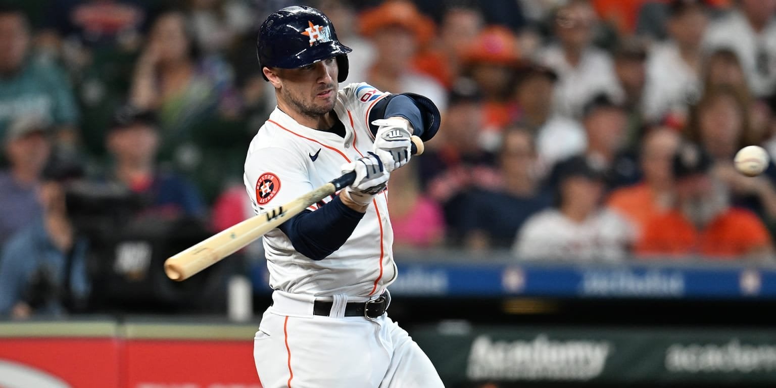 Bregman gets qualifying offer from Astros