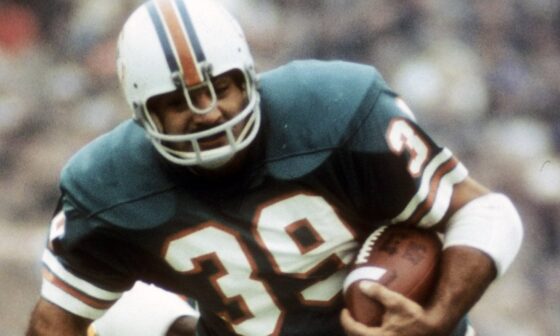 Larry Csonka sees similarities between the 9-0 Chiefs and his 1972 undefeated Dolphins team