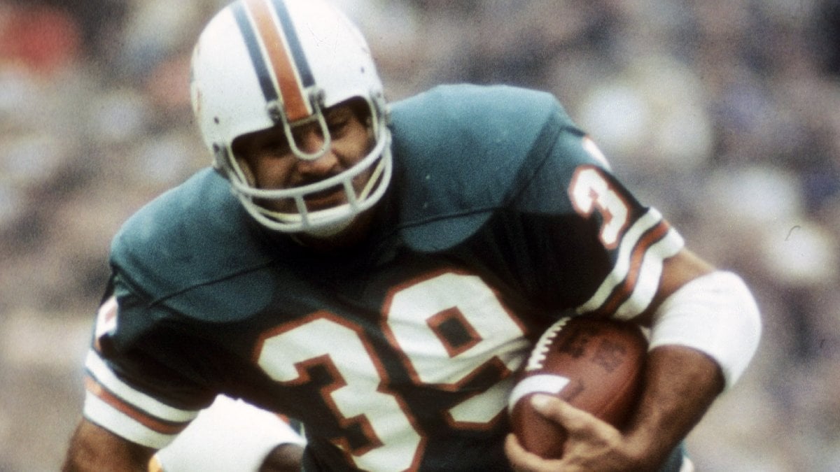 Larry Csonka sees similarities between the 9-0 Chiefs and his 1972 undefeated Dolphins team