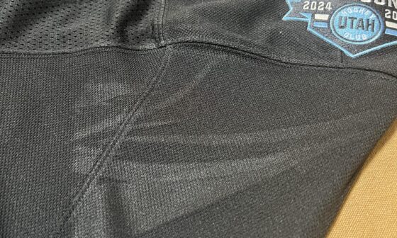 Weird mark on Fanatics jersey?