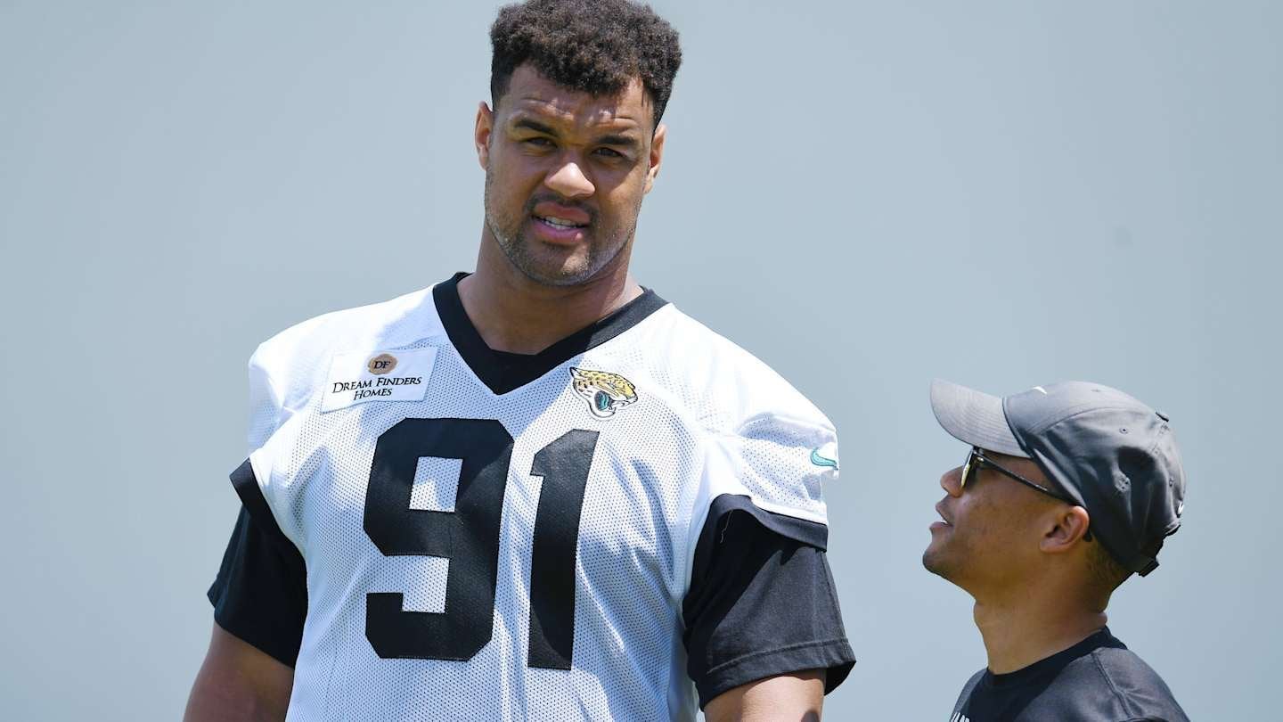 The Jaguars fan base are calling to cut Arik Armstead 😂