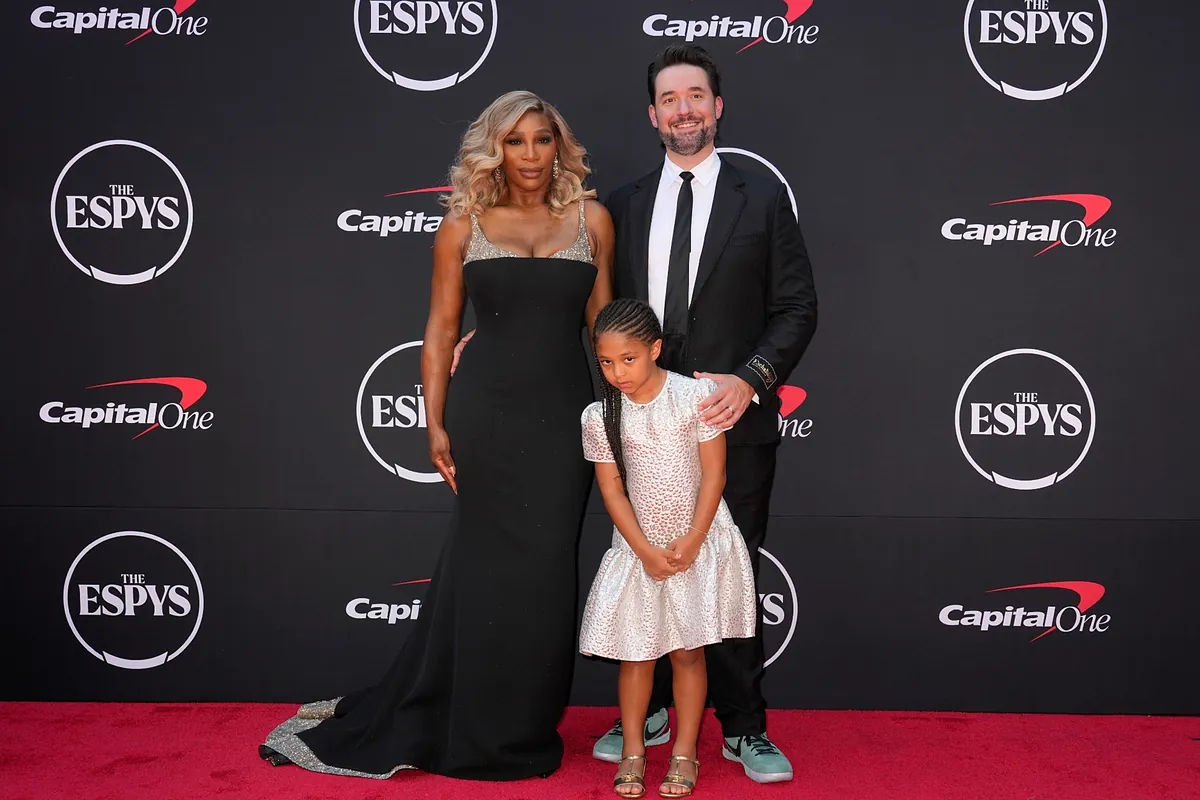 Serena Williams' daughter Olympia swaps tennis for golf in a stunning display of talent - Marca English