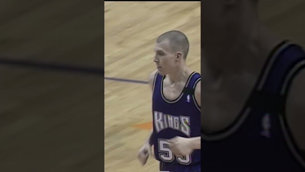 On December 18, 1999, Jason Williams made an amazing behind-the-back assist to Chris Webber!