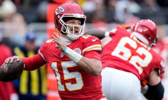 Chiefs' Mahomes 'most likely' to start vs. Texans, Reid says