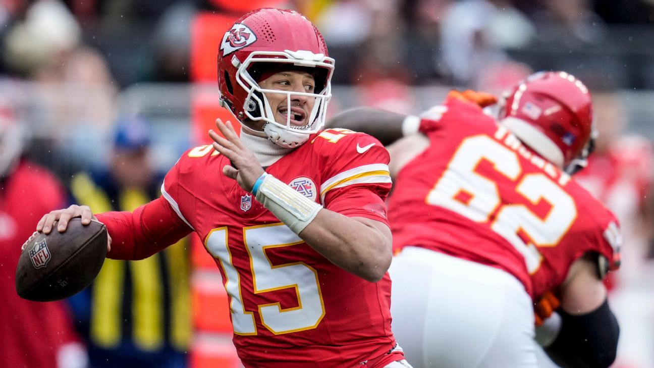 Chiefs' Mahomes 'most likely' to start vs. Texans, Reid says