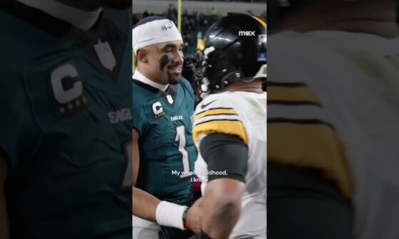 Jalen Hurts and Russell Wilson shared a moment after Eagles-Steelers 🤝