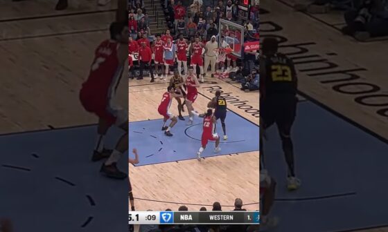 ja morant gets UP for insane block on draymond green 😱