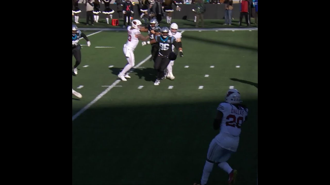 DeeJay Dallas catches for a 1-yard Touchdown vs. Carolina Panthers